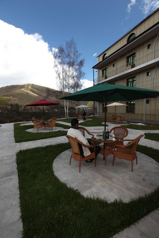 Nairi Hotel Jermuk Dış mekan fotoğraf